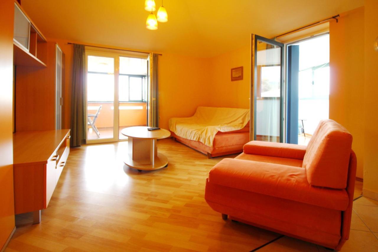 Apartments Pintar Zarok Baška Exteriör bild