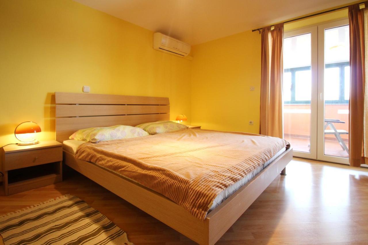 Apartments Pintar Zarok Baška Exteriör bild
