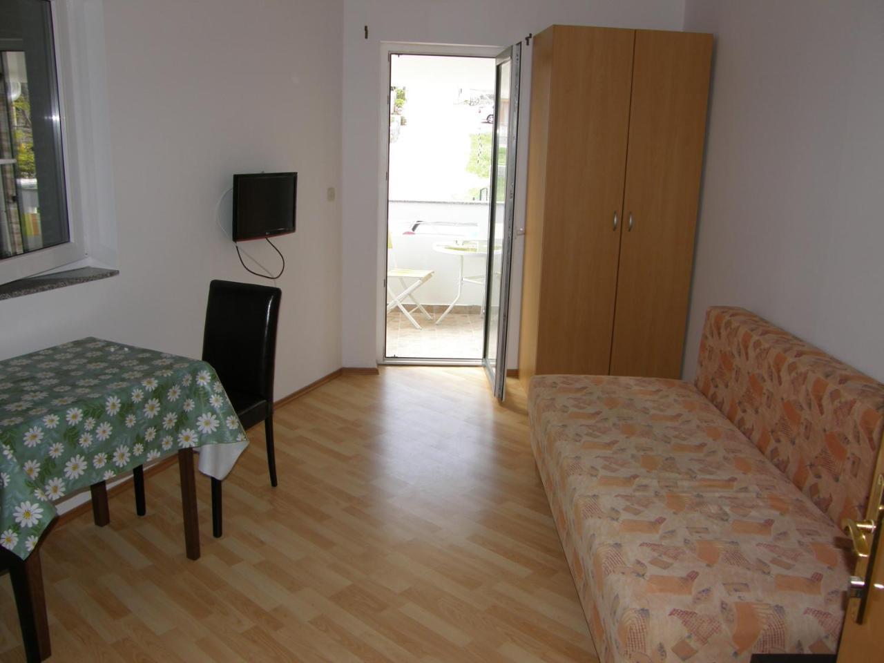 Apartments Pintar Zarok Baška Exteriör bild