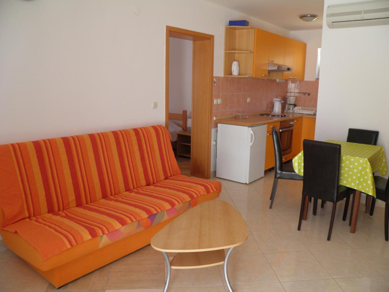 Apartments Pintar Zarok Baška Exteriör bild